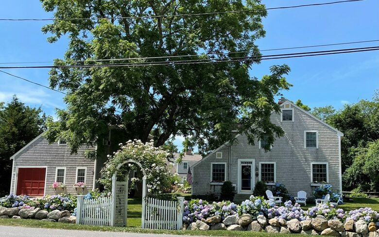 Classic Cape Retreat Near Sea Street Beach - East Dennis, Massachusetts