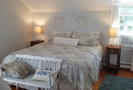 Classic Cape Retreat Near Sea Street Beach - East Dennis, Massachusetts