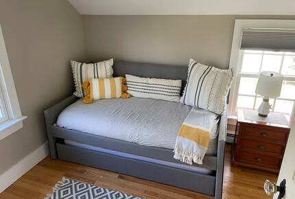 Classic Cape Retreat Near Sea Street Beach - East Dennis, Massachusetts