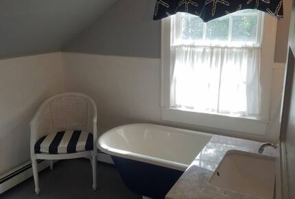 Classic Cape Retreat Near Sea Street Beach - East Dennis, Massachusetts