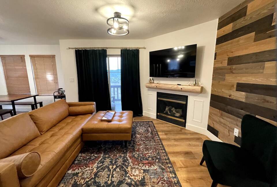 Walk to Deer Valley Gondola with Year Round Hot Tub and Resort Amenities - Heber, Utah