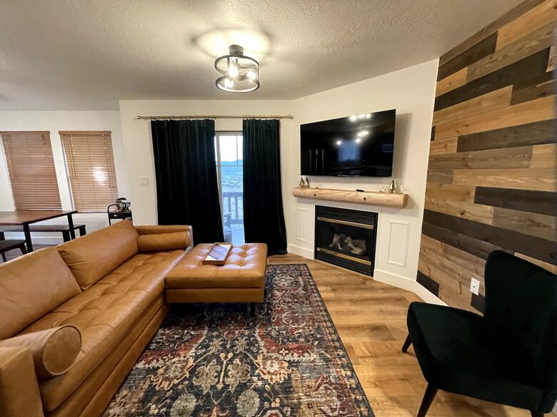 Walk to Deer Valley Gondola with Year Round Hot Tub and Resort Amenities - Heber, Utah