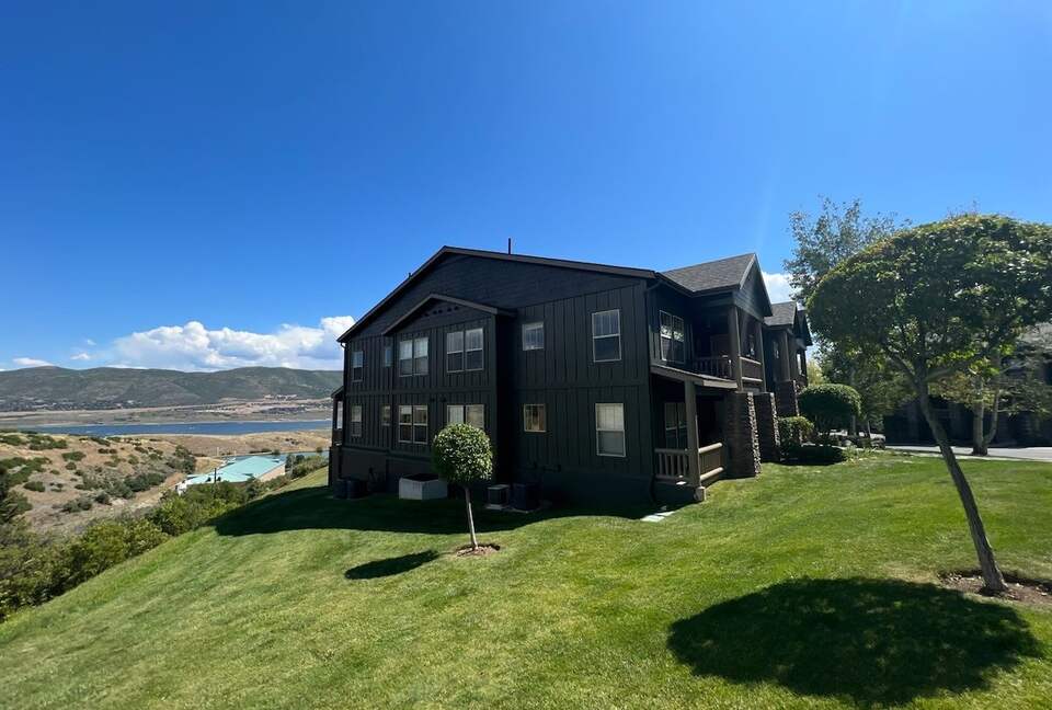 Walk to Deer Valley Gondola with Year Round Hot Tub and Resort Amenities - Heber, Utah