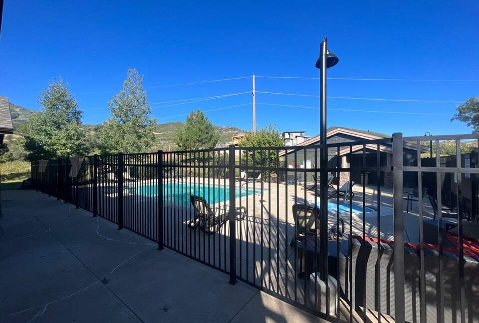 Walk to Deer Valley Gondola with Year Round Hot Tub and Resort Amenities - Heber, Utah