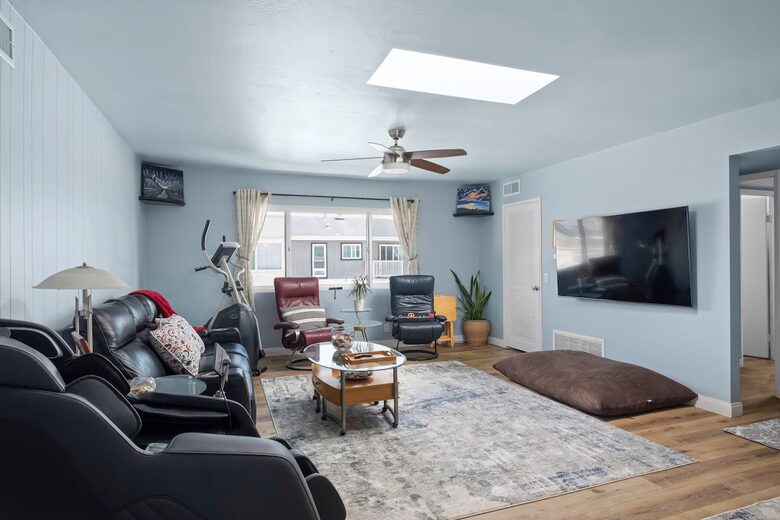 Del Mar Beach Retreat | Half Block to Sand - Del Mar, California