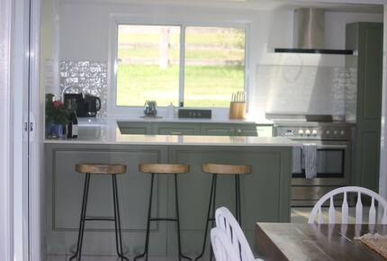 Hunter Valley Farmhouse Escape on 80 Acres - Congewai, Australia