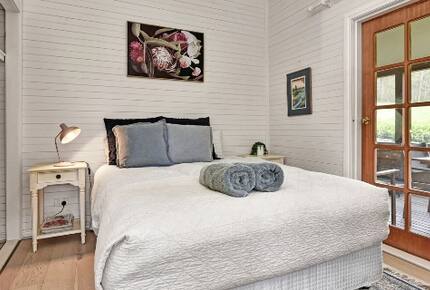 Hunter Valley Farmhouse Escape on 80 Acres - Congewai, Australia