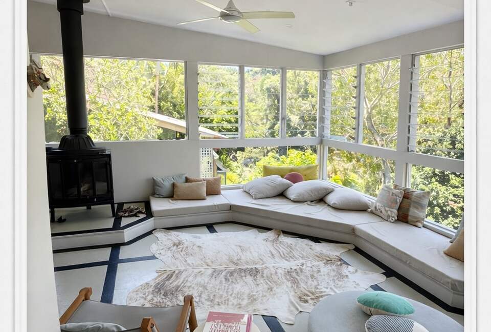 Ocean-Whisper Coastal Retreat in Sunshine Beach - Sunshine Beach, Australia