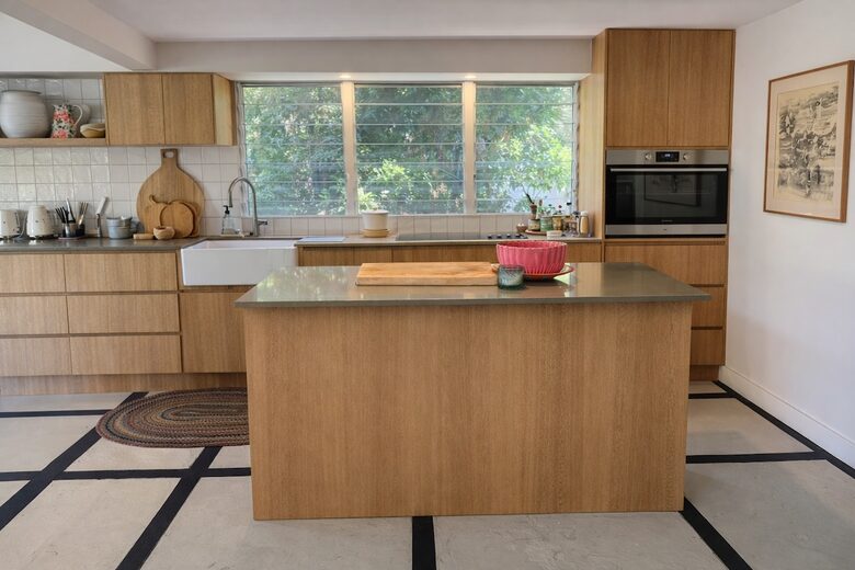 Ocean-Whisper Coastal Retreat in Sunshine Beach - Sunshine Beach, Australia