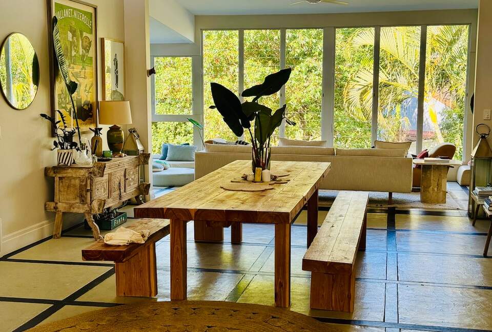 Ocean-Whisper Coastal Retreat in Sunshine Beach - Sunshine Beach, Australia