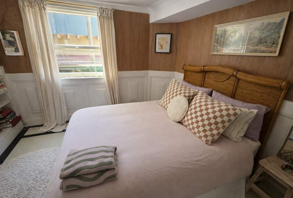 Ocean-Whisper Coastal Retreat in Sunshine Beach - Sunshine Beach, Australia