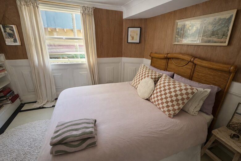 Ocean-Whisper Coastal Retreat in Sunshine Beach - Sunshine Beach, Australia