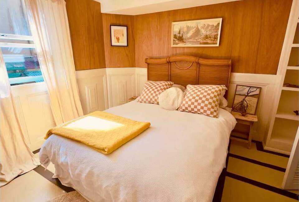 Ocean-Whisper Coastal Retreat in Sunshine Beach - Sunshine Beach, Australia