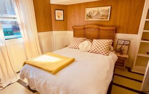 Ocean-Whisper Coastal Retreat in Sunshine Beach - Sunshine Beach, Australia