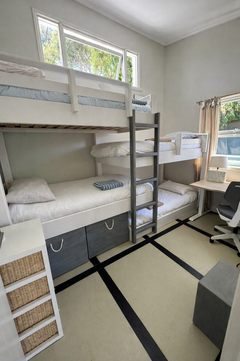 Ocean-Whisper Coastal Retreat in Sunshine Beach - Sunshine Beach, Australia