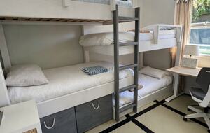 Ocean-Whisper Coastal Retreat in Sunshine Beach - Sunshine Beach, Australia