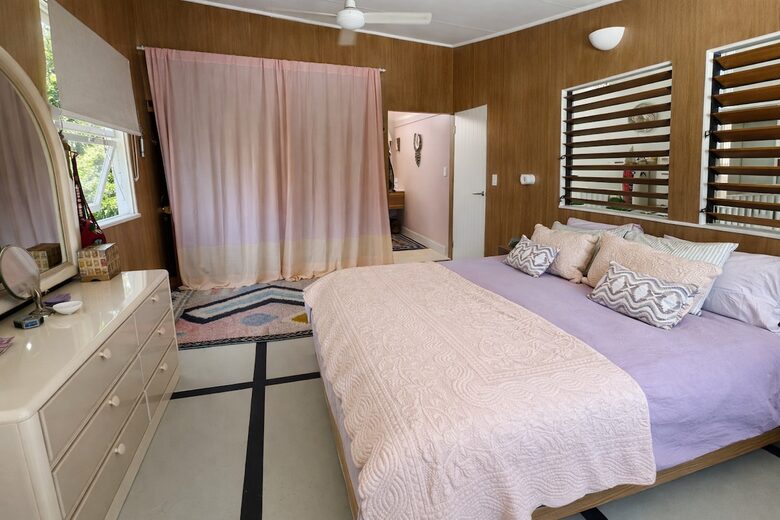 Ocean-Whisper Coastal Retreat in Sunshine Beach - Sunshine Beach, Australia