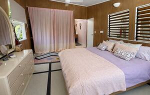 Ocean-Whisper Coastal Retreat in Sunshine Beach - Sunshine Beach, Australia