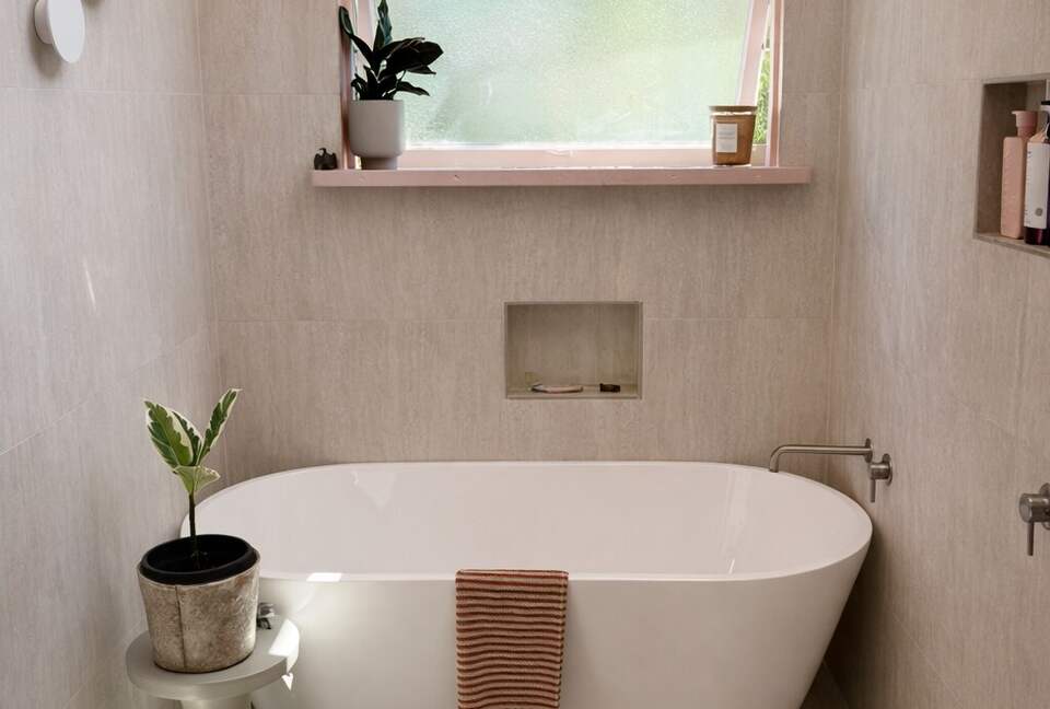 Ocean-Whisper Coastal Retreat in Sunshine Beach - Sunshine Beach, Australia