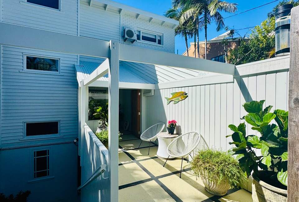 Ocean-Whisper Coastal Retreat in Sunshine Beach - Sunshine Beach, Australia