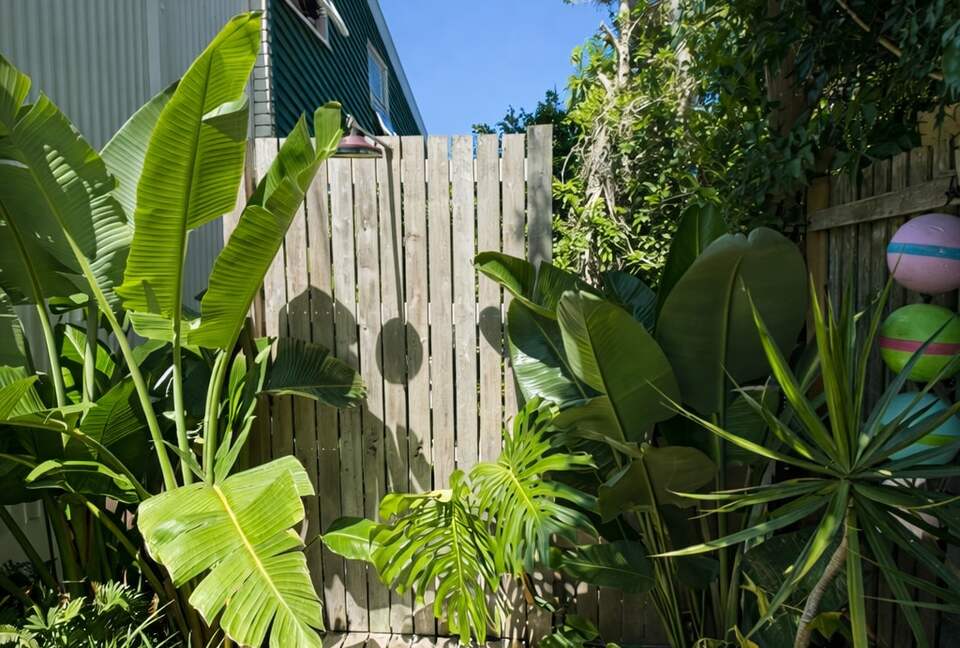 Ocean-Whisper Coastal Retreat in Sunshine Beach - Sunshine Beach, Australia