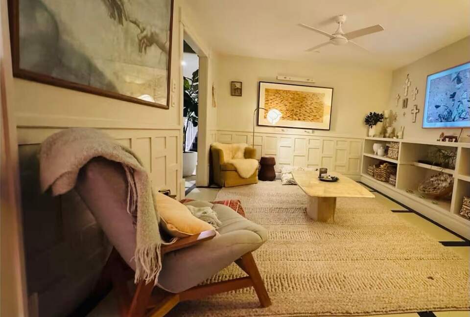 Ocean-Whisper Coastal Retreat in Sunshine Beach - Sunshine Beach, Australia