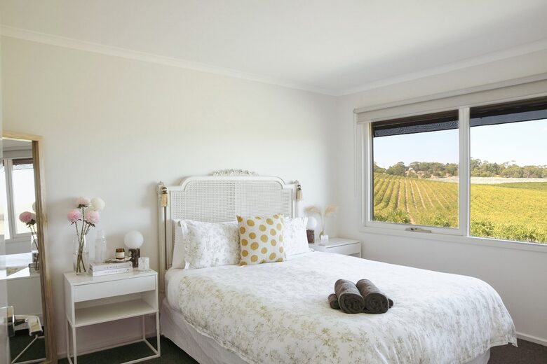 Miravino Vineyard Retreat with Sauna & Spa - McLaren Vale, Australia