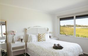 Miravino Vineyard Retreat with Sauna & Spa - McLaren Vale, Australia