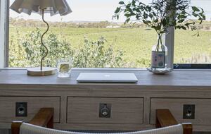 Miravino Vineyard Retreat with Sauna & Spa - McLaren Vale, Australia