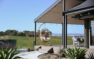 Miravino Vineyard Retreat with Sauna & Spa - McLaren Vale, Australia