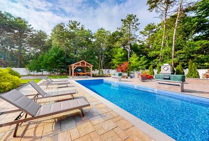 Private Pool and Pickleball Court Retreat in Mashpee’s Parkside Neighborhood - Mashpee, Massachusetts