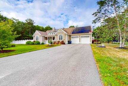 Private Pool and Pickleball Court Retreat in Mashpee’s Parkside Neighborhood - Mashpee, Massachusetts