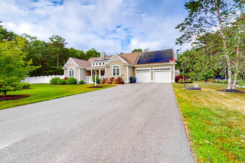 Private Pool and Pickleball Court Retreat in Mashpee’s Parkside Neighborhood - Mashpee, Massachusetts