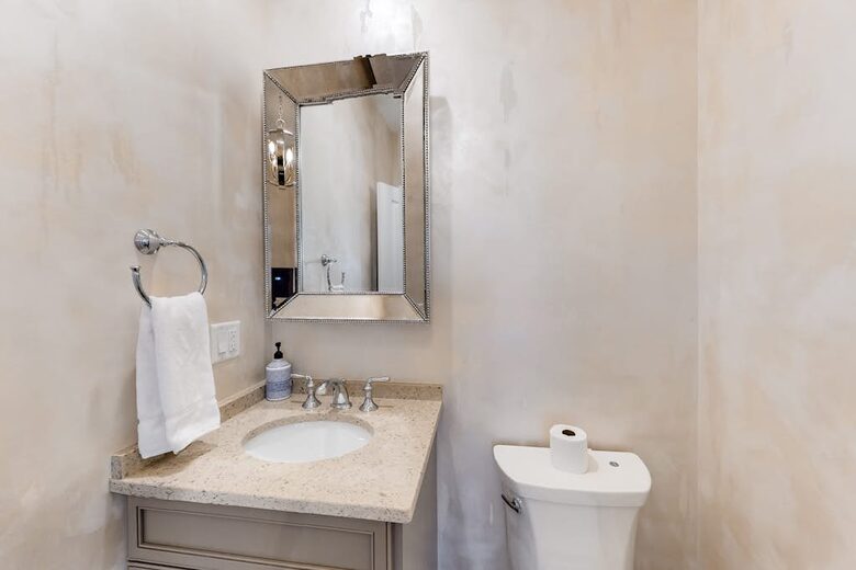 Private Pool and Pickleball Court Retreat in Mashpee’s Parkside Neighborhood - Mashpee, Massachusetts