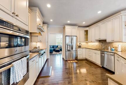 Private Pool and Pickleball Court Retreat in Mashpee’s Parkside Neighborhood - Mashpee, Massachusetts