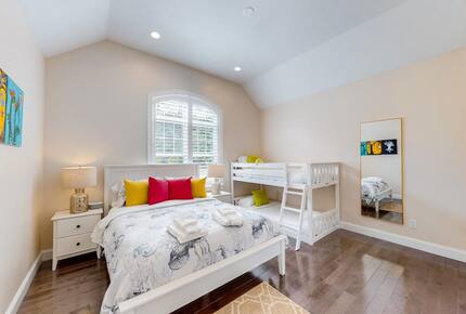 Private Pool and Pickleball Court Retreat in Mashpee’s Parkside Neighborhood - Mashpee, Massachusetts