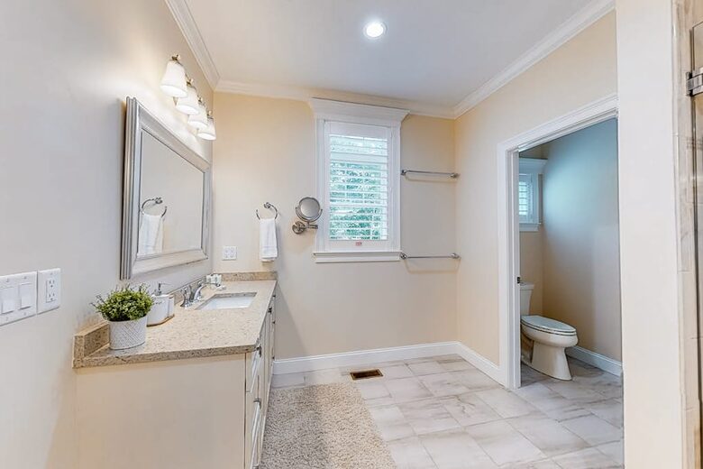 Private Pool and Pickleball Court Retreat in Mashpee’s Parkside Neighborhood - Mashpee, Massachusetts