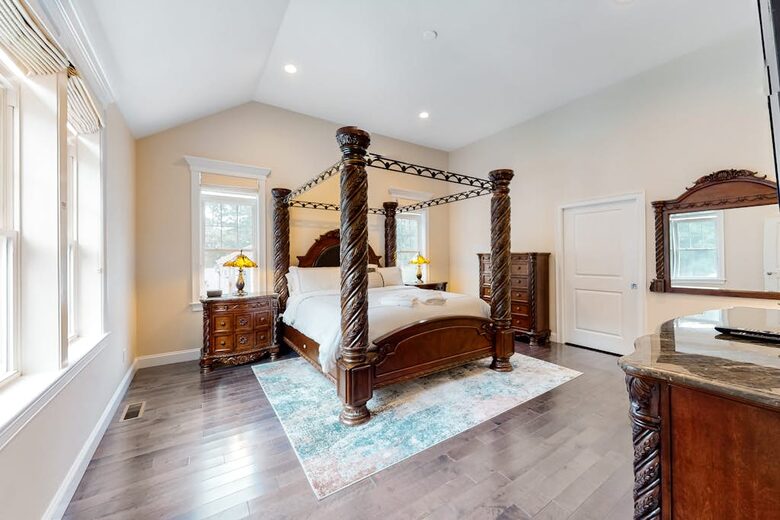 Private Pool and Pickleball Court Retreat in Mashpee’s Parkside Neighborhood - Mashpee, Massachusetts