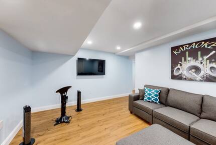 Private Pool and Pickleball Court Retreat in Mashpee’s Parkside Neighborhood - Mashpee, Massachusetts