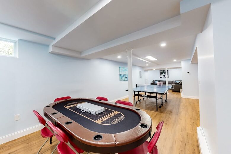 Private Pool and Pickleball Court Retreat in Mashpee’s Parkside Neighborhood - Mashpee, Massachusetts