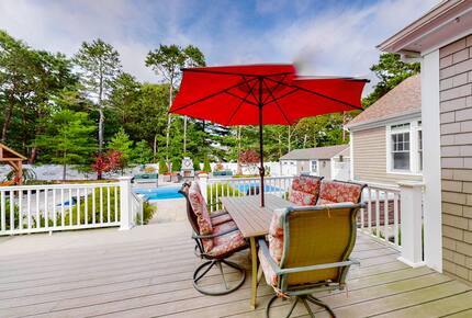 Private Pool and Pickleball Court Retreat in Mashpee’s Parkside Neighborhood - Mashpee, Massachusetts