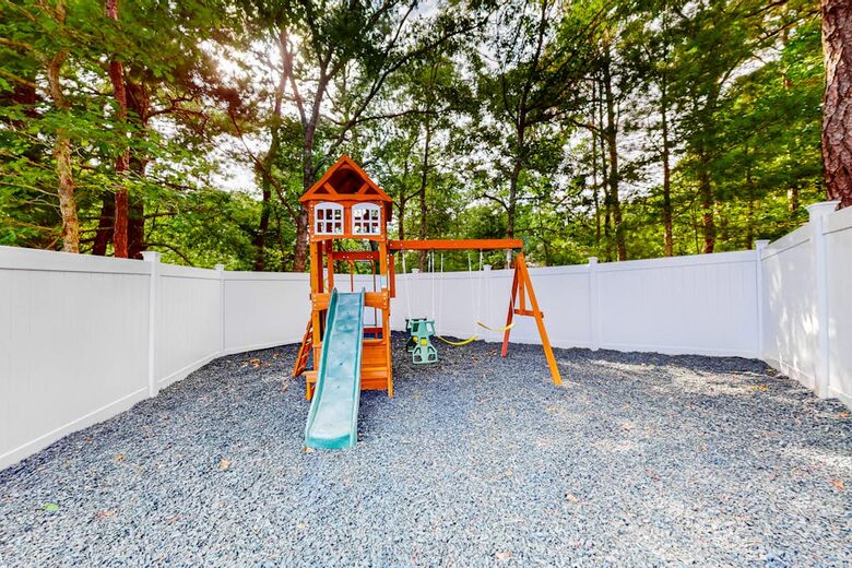 Private Pool and Pickleball Court Retreat in Mashpee’s Parkside Neighborhood - Mashpee, Massachusetts