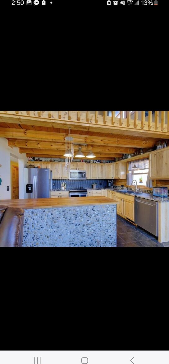 Serene Lakeside Log Cabin Retreat - Anderson, South Carolina