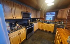 Serene Lakeside Log Cabin Retreat - Anderson, South Carolina