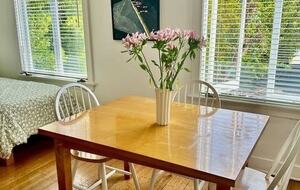 Historic 1913 Craftsman Guesthouse Near Beverly Hills Hotel - Beverly Hills, California