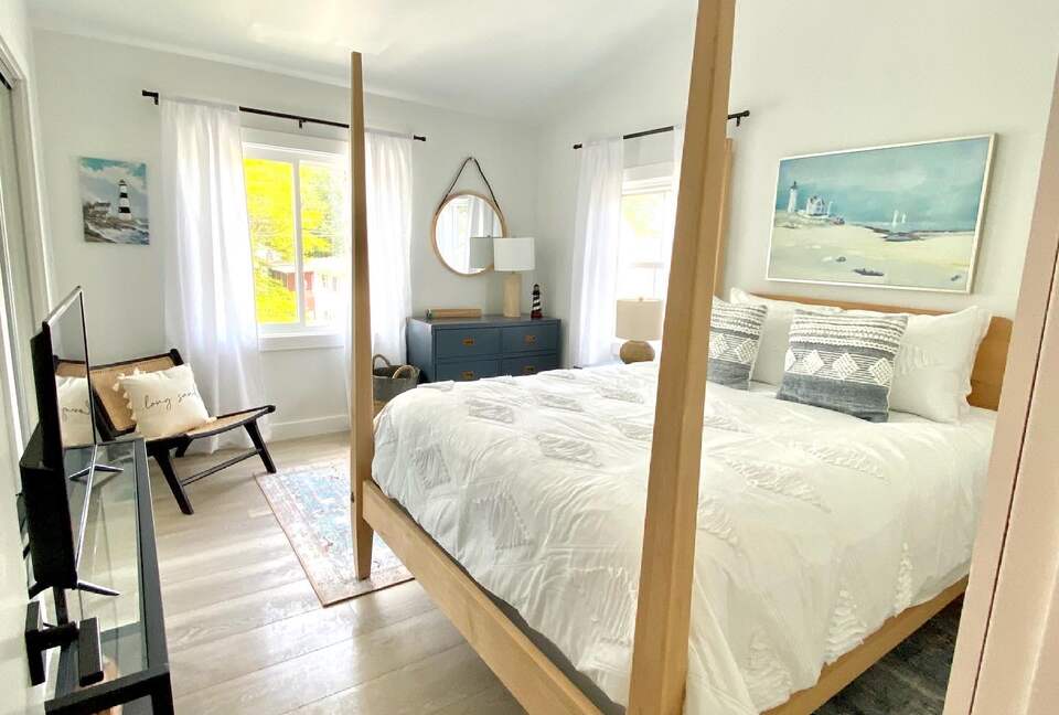 Modern York Beach Retreat | 400 Steps to Long Sands - York Beach, Maine