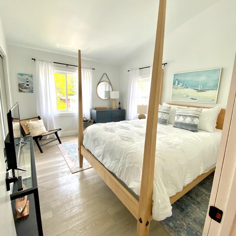 Modern York Beach Retreat | 400 Steps to Long Sands - York Beach, Maine