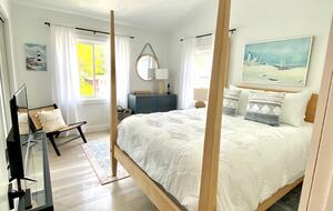 Modern York Beach Retreat | 400 Steps to Long Sands - York Beach, Maine