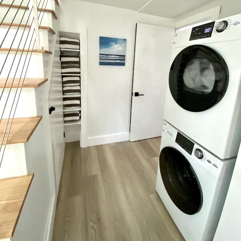 Modern York Beach Retreat | 400 Steps to Long Sands - York Beach, Maine