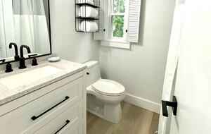 Modern York Beach Retreat | 400 Steps to Long Sands - York Beach, Maine